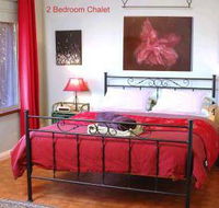 Bettenay's Lakeside Loft Spa Apartment - C Tourism