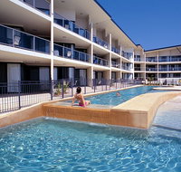 Boathouse Resort Tea Gardens - C Tourism