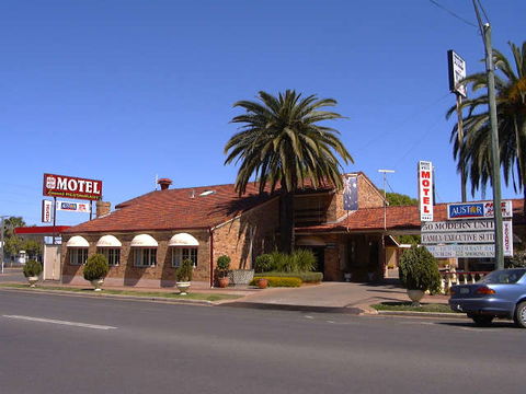 Burke & Wills Motor Inn - C Tourism 0