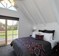Creek Cottage Bed  Breakfast - C Tourism
