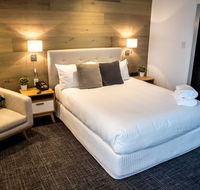 Crown Hotel - C Tourism