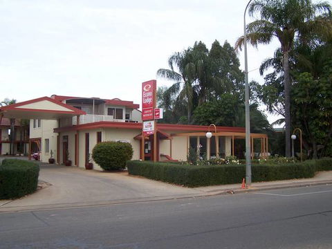 Econo Lodge Griffith Motor Inn - C Tourism 7