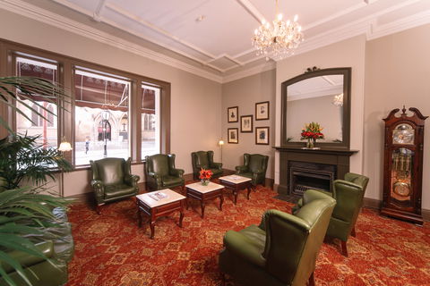 Hadley's Orient Hotel - C Tourism 1