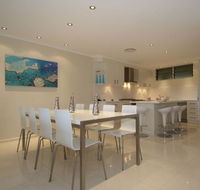Hamilton Island Private Apartment - Poinciana - C Tourism