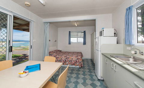Horseshoe Bay Holiday Park - C Tourism 4