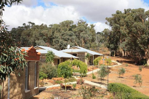 Hotham Ridge Winery & Cottages - C Tourism 2