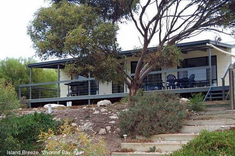 Island Breeze - C Tourism 0