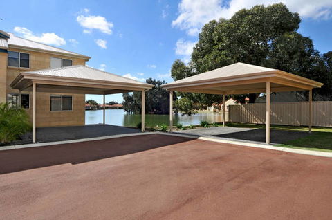 Lakeside Holiday Apartments - C Tourism 5