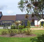 Mick O'Sheas Irish Pub Motel - C Tourism