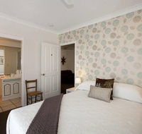 Mt Coolum Retreat 'A Bed  Breakfast' - C Tourism