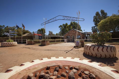 Curtin Springs Wayside Inn - C Tourism 10