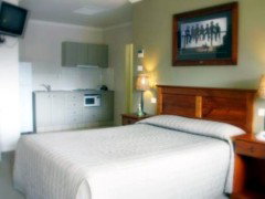 Saltbush Motor Inn - C Tourism 0