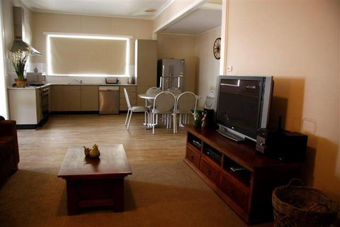 Saltbush Motor Inn - C Tourism 2