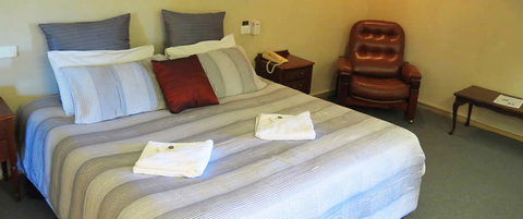 Sisleys Motel - C Tourism 0