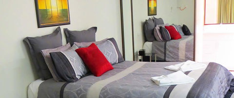 Sisleys Motel - C Tourism 4