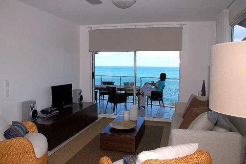 Tingeera Luxury Beachfront Apartments - C Tourism 4