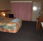 Holbrook Town Centre Motor Inn - Holbrook - C Tourism