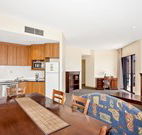 Quality Suites Boulevard on Beaumont - Hamilton - C Tourism