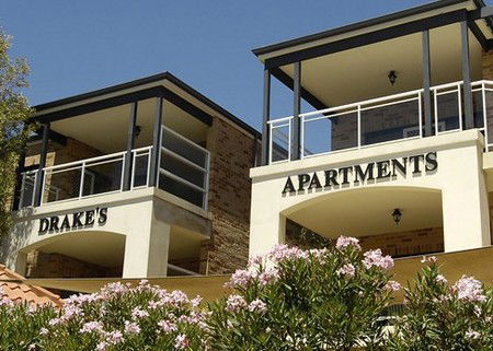 Drakes Apartments With Cars - C Tourism 0