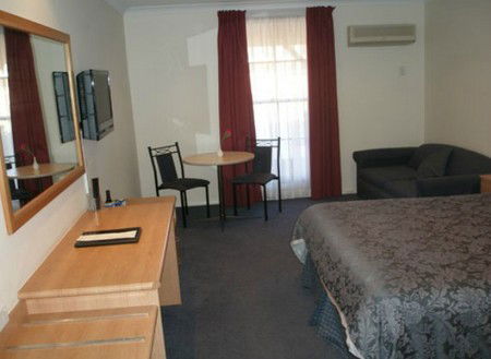 Bushmans Motor Inn - C Tourism 2