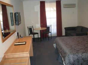 Bushmans Motor Inn - C Tourism 4