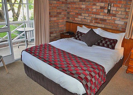 Log Cabin - C Tourism 1