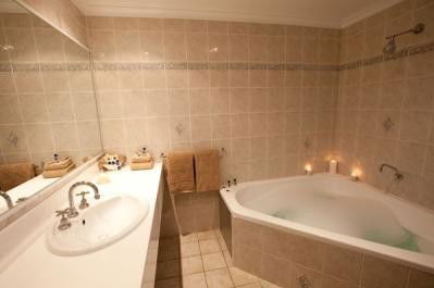 Endeavour Court Motor Inn - C Tourism 4