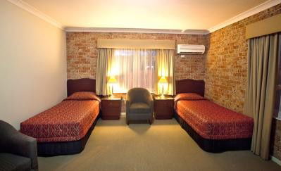 Endeavour Court Motor Inn - C Tourism 5