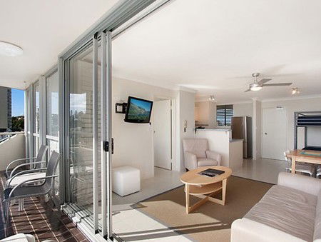 Eden Tower Holiday Apartments - C Tourism 1