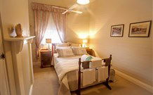 Curlew Cottage Bed And Breakfast - C Tourism 3