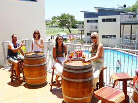 Emu's Beach Resort - C Tourism 0