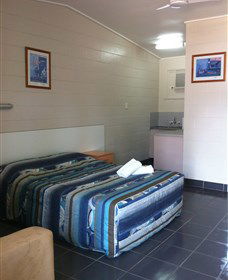 Yeppoon Surfside Motel - C Tourism 3