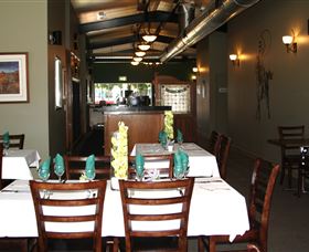 Dooleys Tavern And Motel Springsure - C Tourism 2