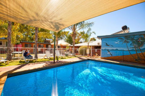 Alice Lodge Backpackers - C Tourism 8