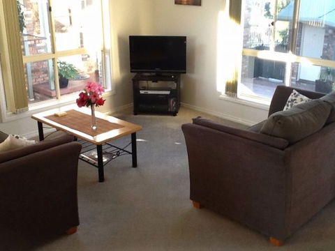 Captain's Quarters Bermagui - C Tourism 4