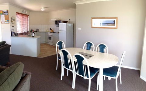Captain's Quarters Bermagui - C Tourism 9