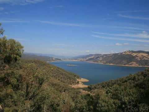 Inland Waters Holiday Parks Burrinjuck Waters - C Tourism 1