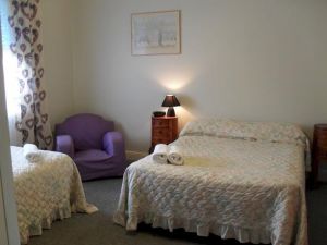 Aaron Cottage - C Tourism 0
