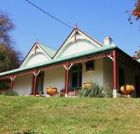Ravenscroft and The Cottage - C Tourism