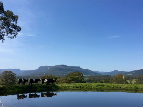 Minimbah Farm Cottages - C Tourism 0