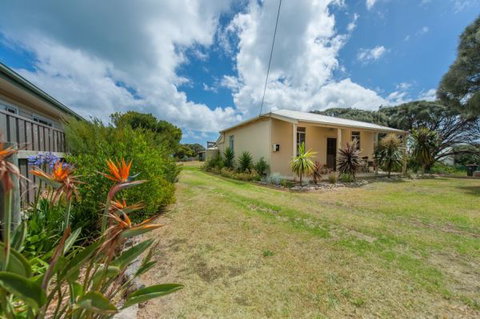 Anderl's Beach Cottage - C Tourism 1