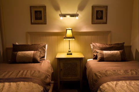 Autumn Abode Cottages - C Tourism 4