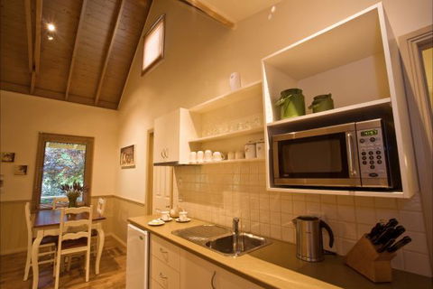 Autumn Abode Cottages - C Tourism 6