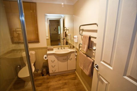 Autumn Abode Cottages - C Tourism 8
