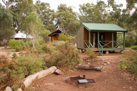 Alligator Lodge - Mount Remarkable National Park - C Tourism 0