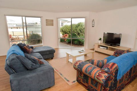 Ocean Sounds - C Tourism 4