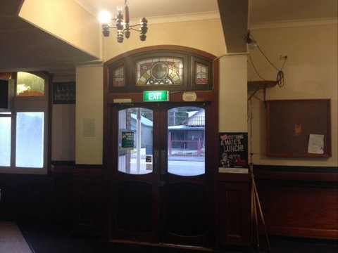 Cecil Hotel Zeehan - C Tourism 3