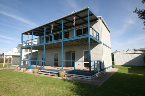 LJ Hooker Goolwa Holiday Rentals - 25 Barrage Road, Goolwa South - C Tourism 0