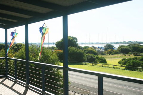 LJ Hooker Goolwa Holiday Rentals - 25 Barrage Road, Goolwa South - C Tourism 2