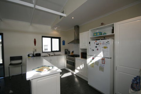 LJ Hooker Goolwa Holiday Rentals - 25 Barrage Road, Goolwa South - C Tourism 3